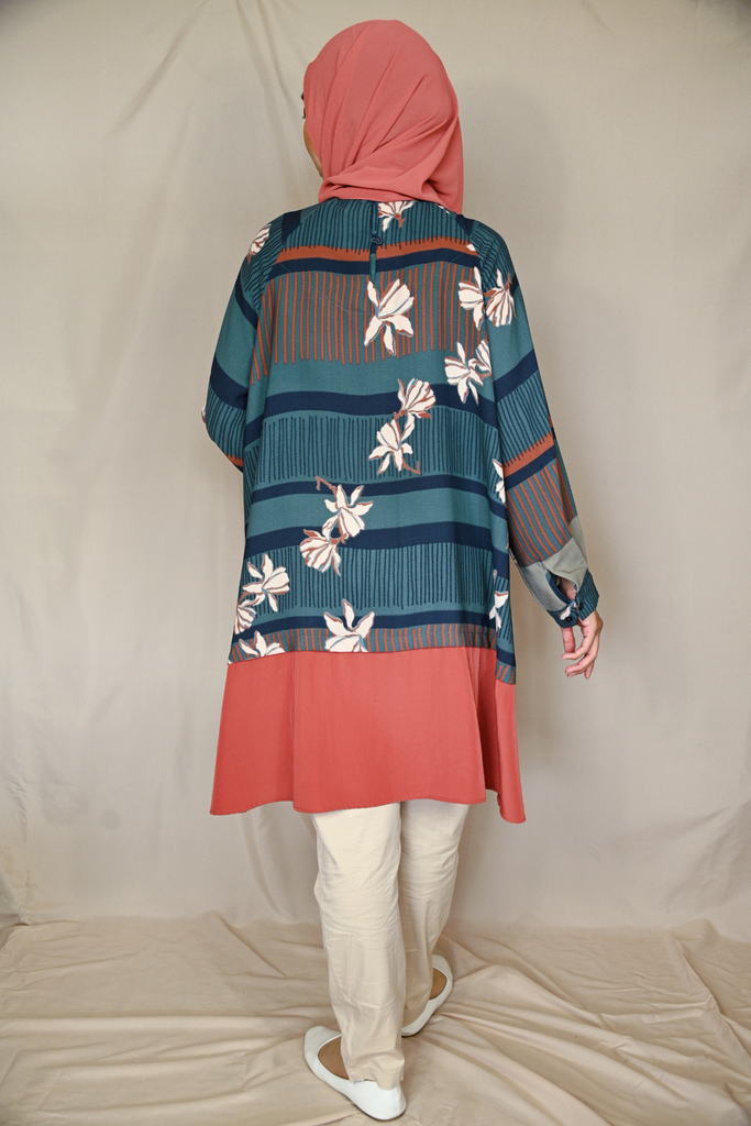 Modest tunic with raglan sleeves and pockets, coral