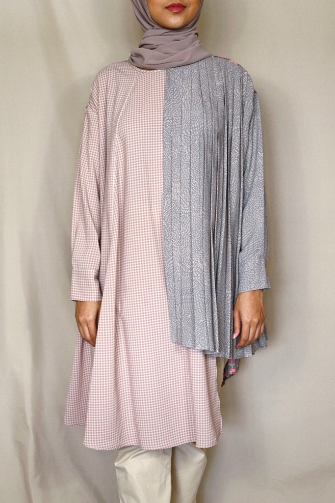 Modest pleated tunic contrasting print