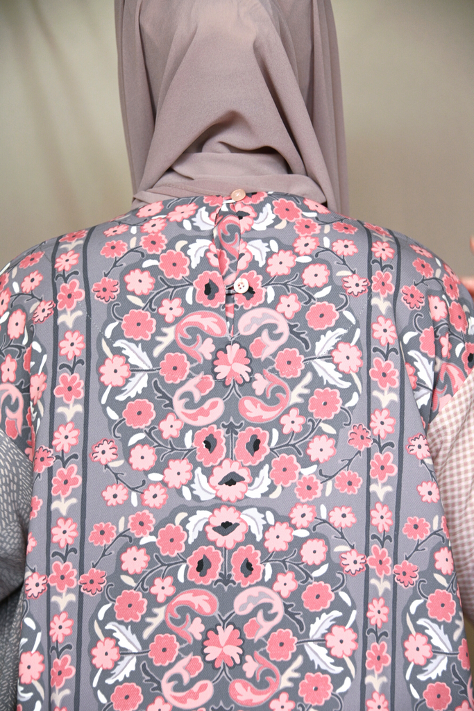 Modest pleated tunic contrasting print