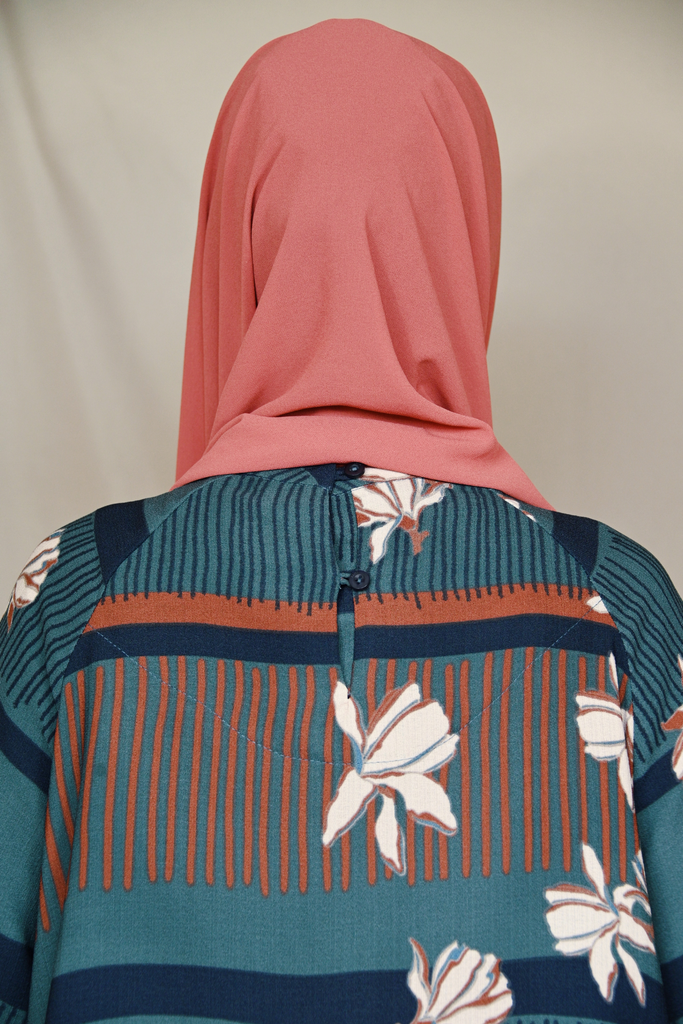 Modest tunic with raglan sleeves and pockets, coral